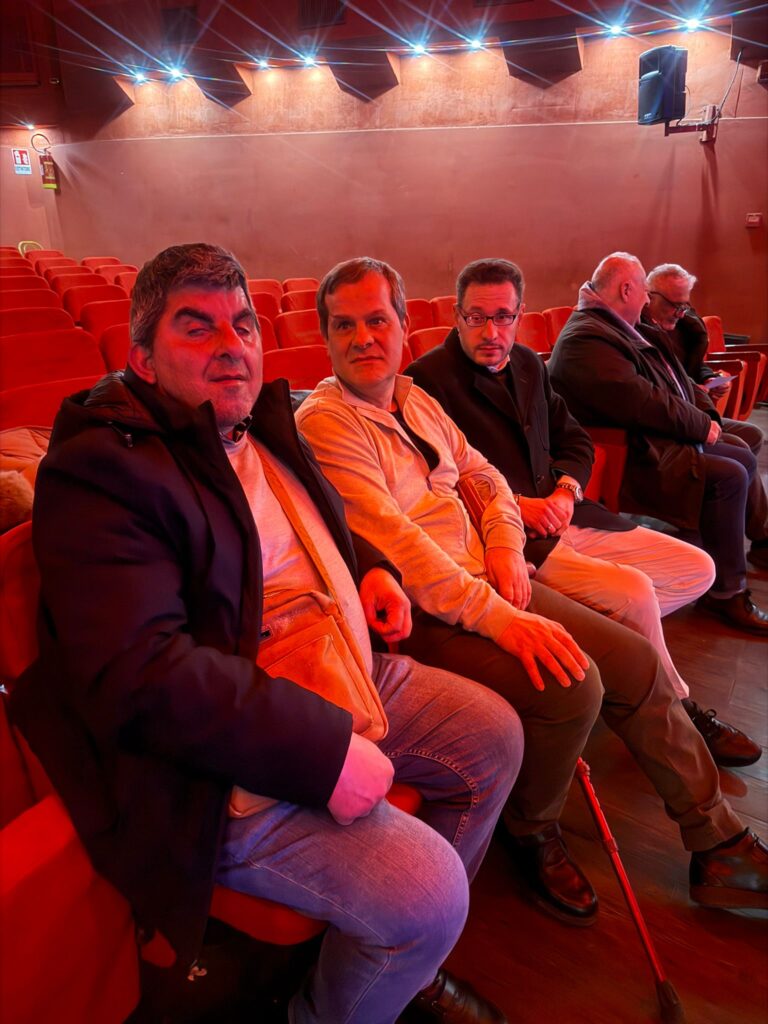 Foto presidente rete CIVES con presidenti di associazioni partner